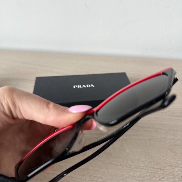 NWOT Prada SPR19U Low Angle Cut Cat-eye Sunglasses In Black & Red - Picture 5 of 12